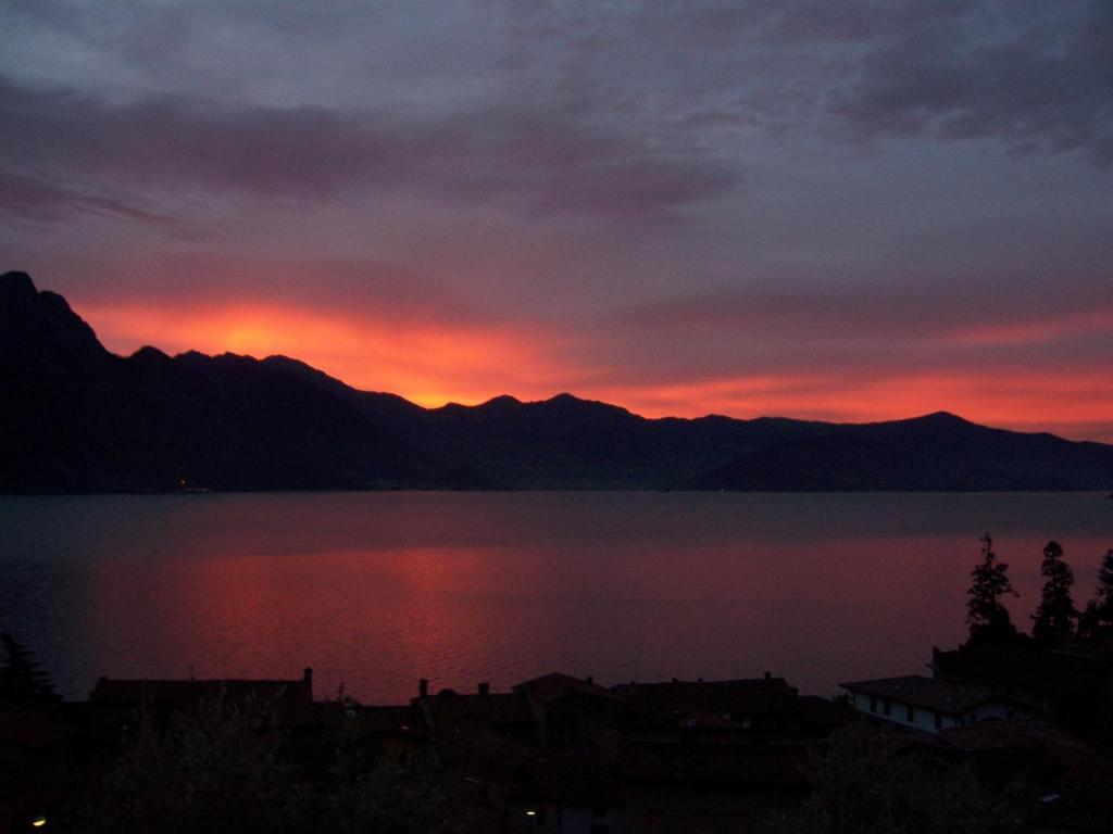 Ai Ronchi B&B Riva di Solto Esterno foto